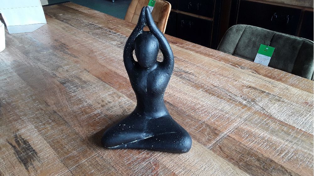 Femme yoga 30 cm