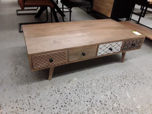 Table manguier shari