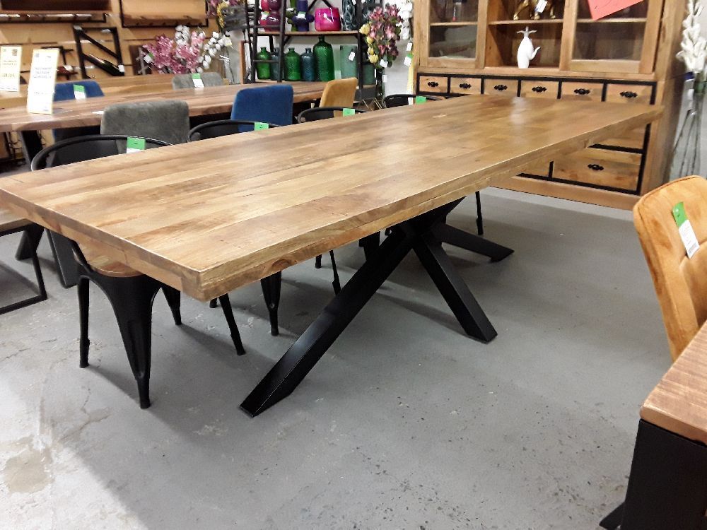 Table manguier pied central 260 / 1000