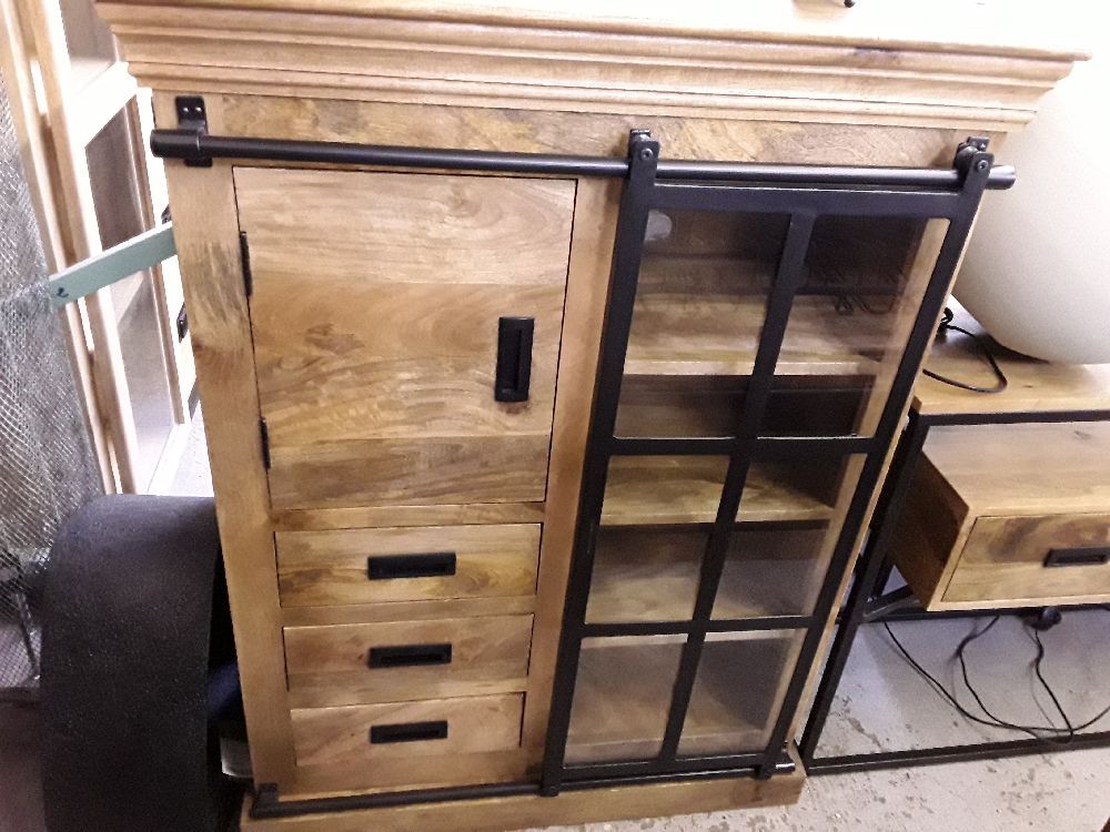 Meuble manguier porte vitree et tiroir