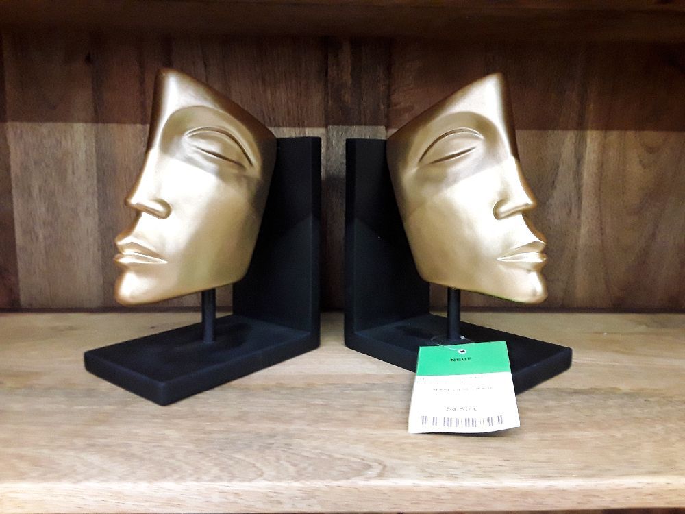 Serre livre visage