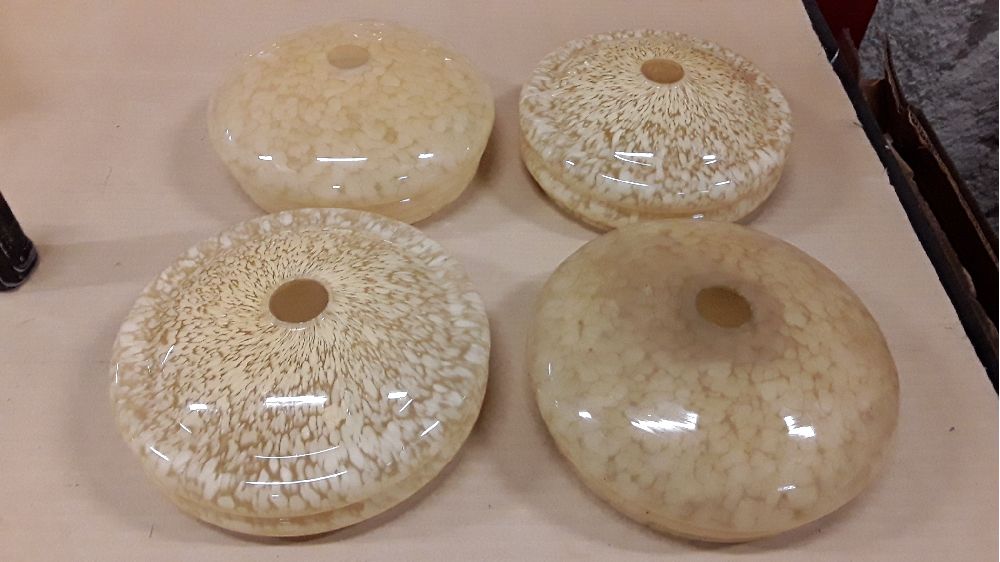 Lot de 2 globes de suspension verre ancien
