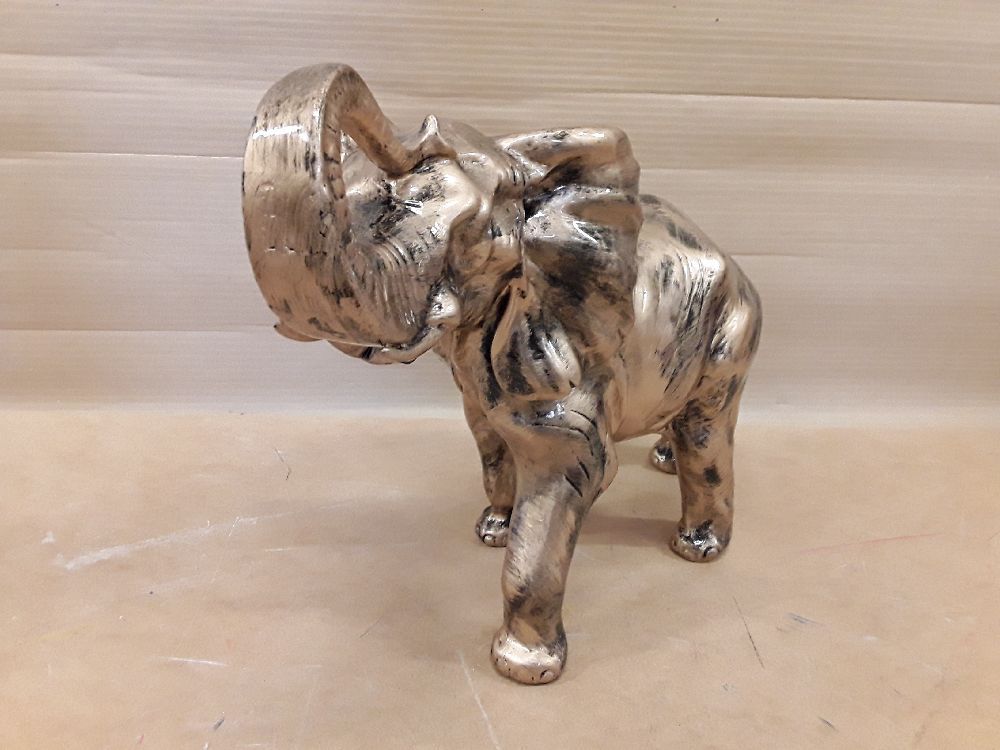 Elephant doré
