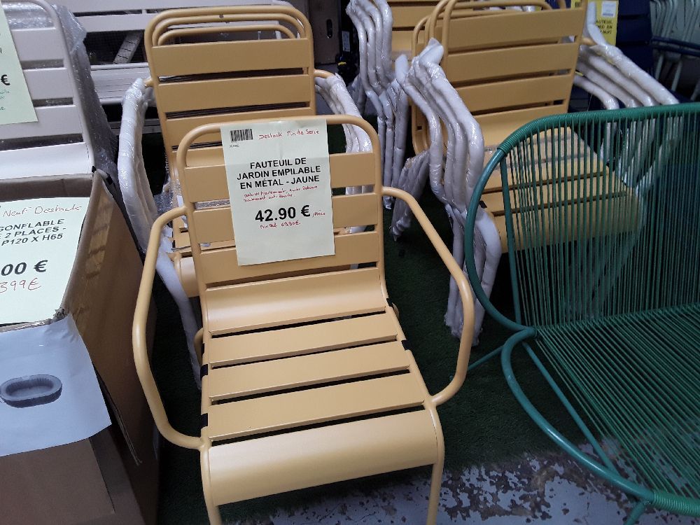 Fauteuil de jardin empilable en métal - jaune moutarde / destock