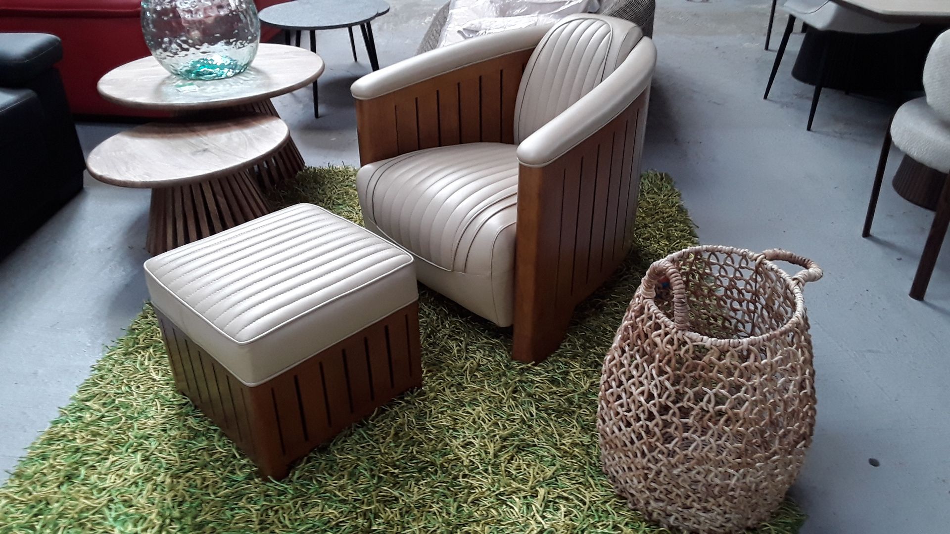 Fauteuil club+ repose pied canoe cuir beige lattes hevea syle paquebot