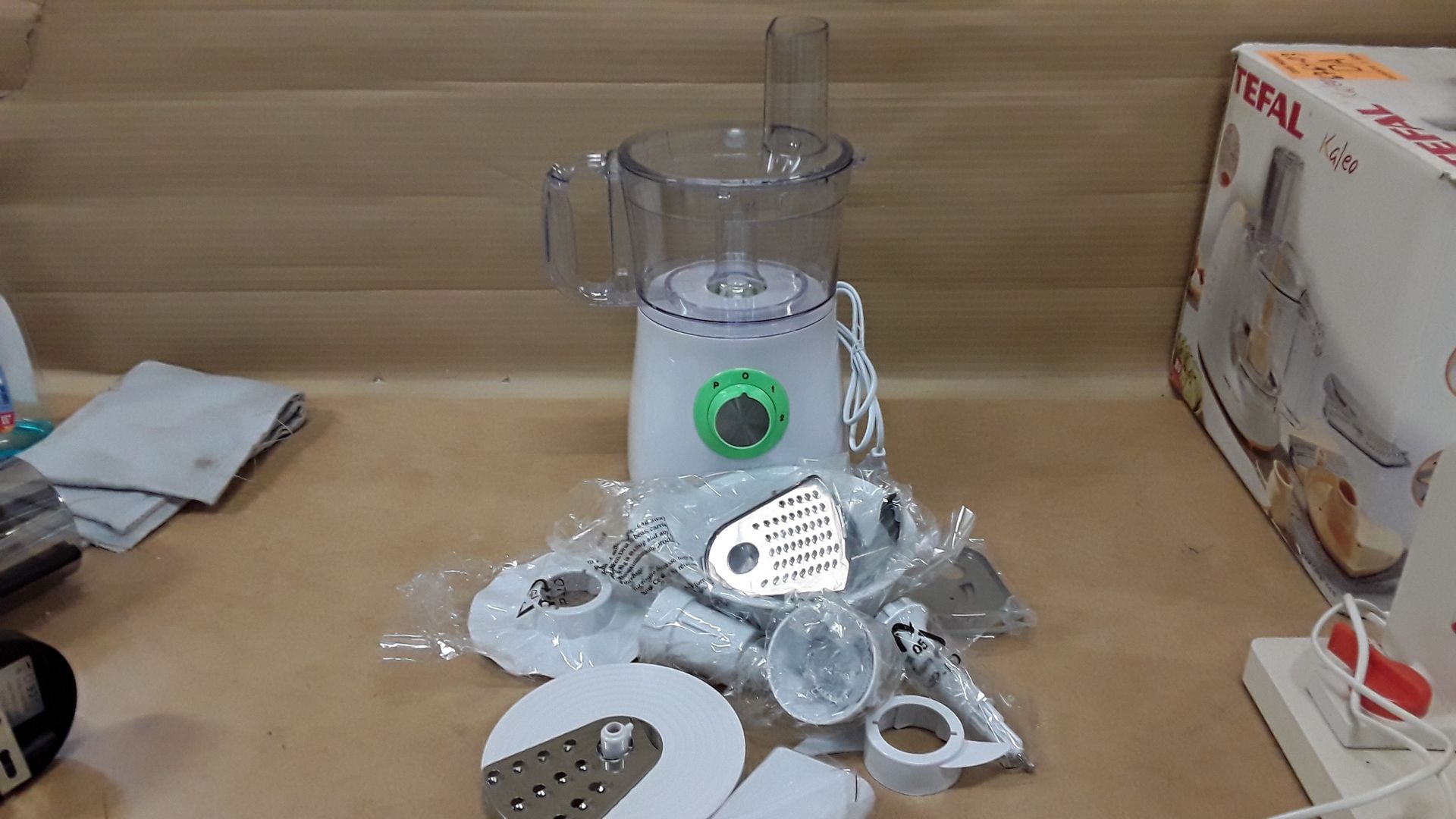 Robot far etat neuf avec accessoires