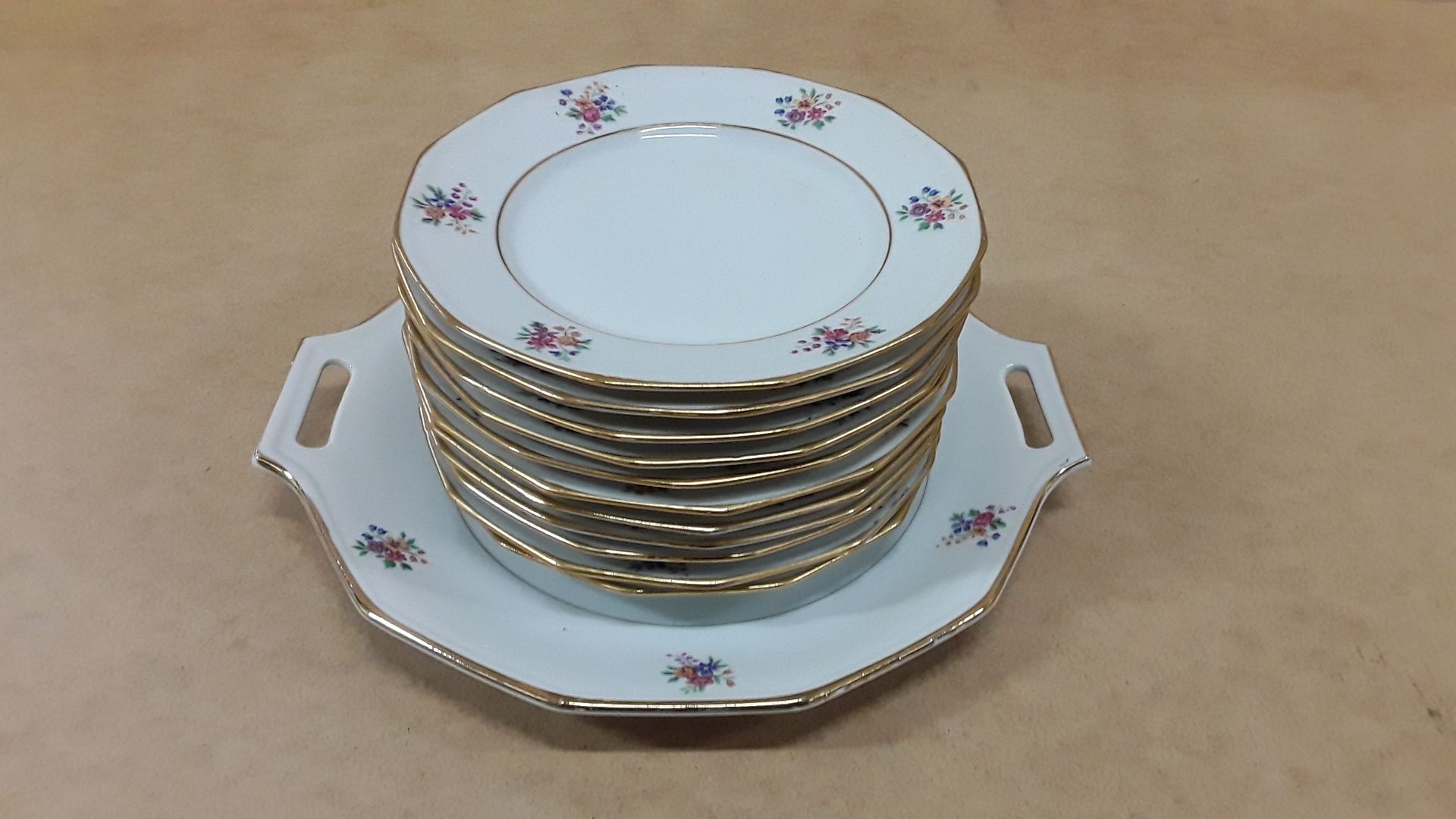 Lot de 11 assiettes dessert
