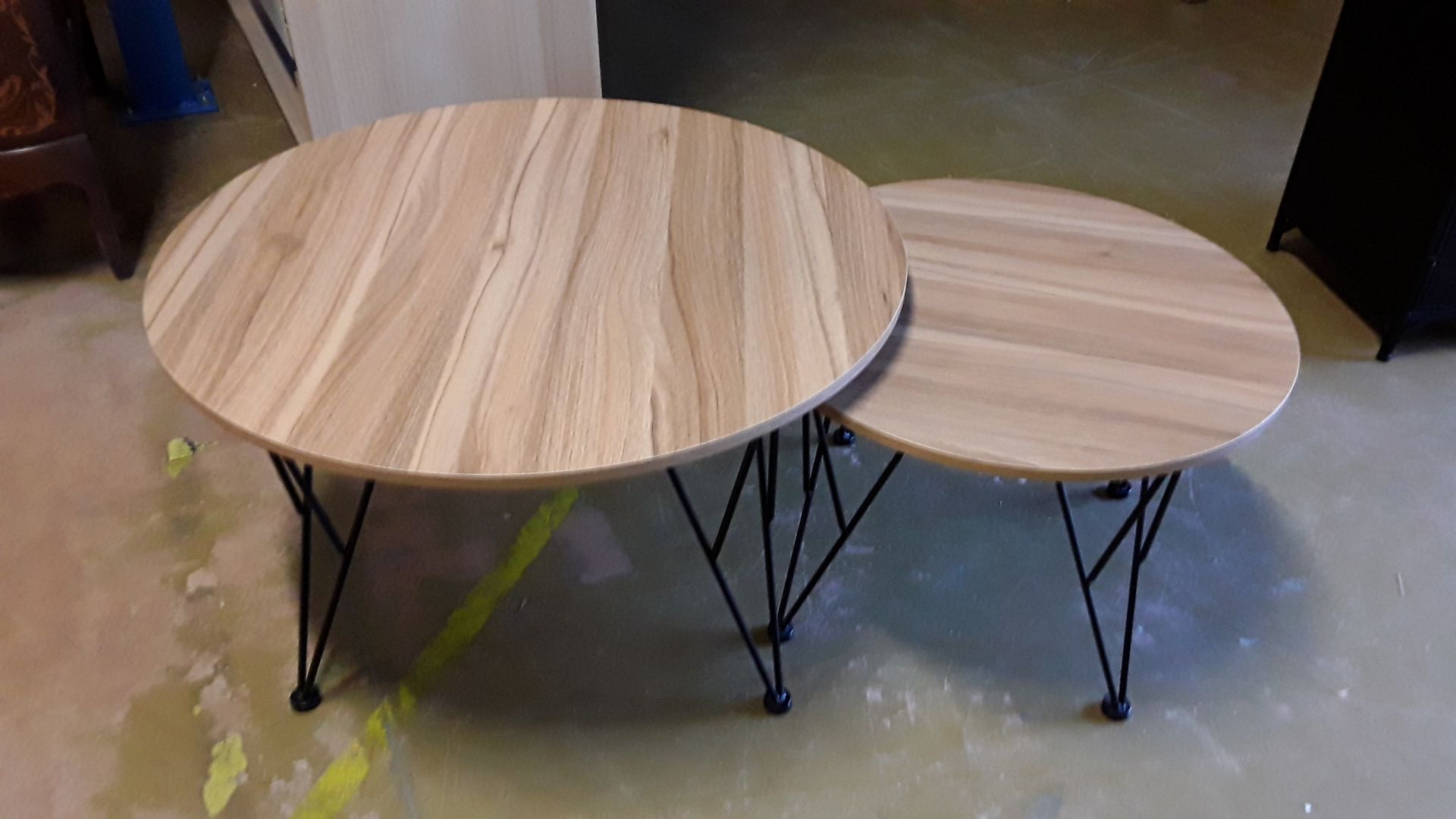 Set de 2 tables rondes pied metal